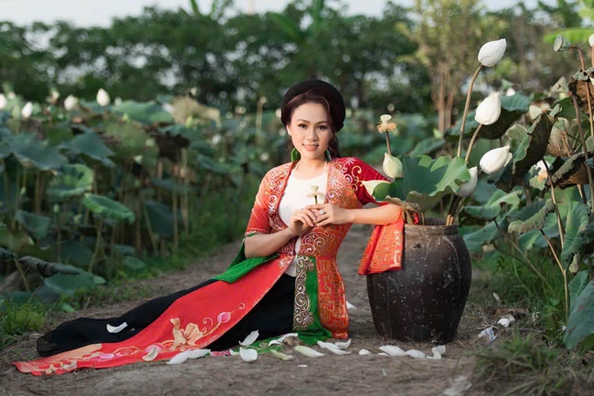 a-khoi-hoang-lan-quyen-ru-voi-ao-dai-tu-than-cua-ntk-tuan-hai