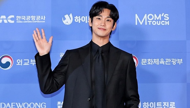 Fan Kim Soo Hyun gửi gần 2.000 đơn kiến nghị đòi giải oan cho thần tượng