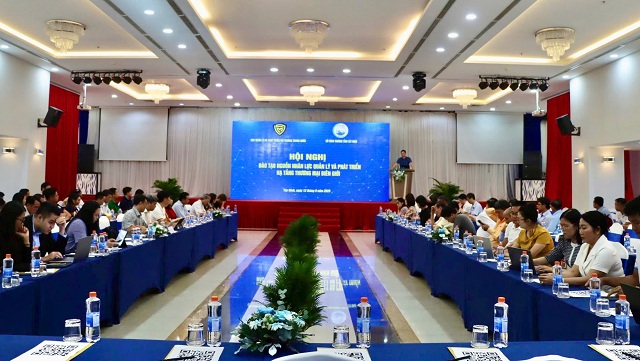 Nâng cao chất lượng đội ngũ quản lý và phát triển hạ tầng thương mại biên giới