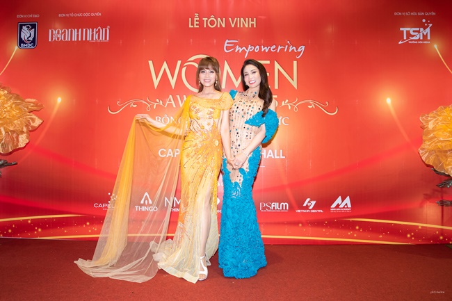 a-hau-bang-chau-hat-va-trao-giai-tai-su-kien-bong-hong-quyen-uc-2025-SHOWBIZ-2