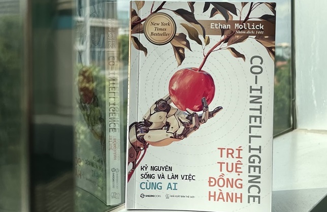 Trí tuệ đồng hành - Cần làm gì giữa cơn bão AI?