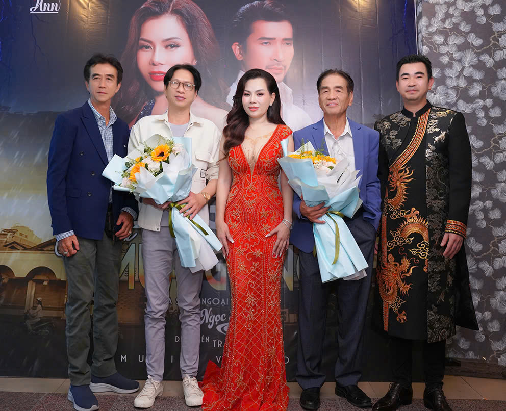 cs-ha-ngoc-nhung-showbiz