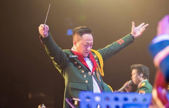 Nam NSND mang hàm Đại tá, có bằng tiến sĩ, là Phó Hiệu trưởng trường quân đội