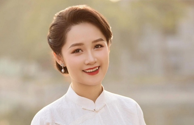 btv-tre-nhat-dan-thoi-su-cua-vtv-tung-la-thu-khoa-lot-top-10-hoa-hau-viet-nam