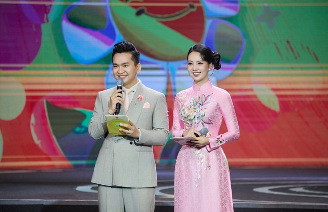 Cặp đôi MC ăn ý của VTV, sống kín tiếng ngoài đời là ai?