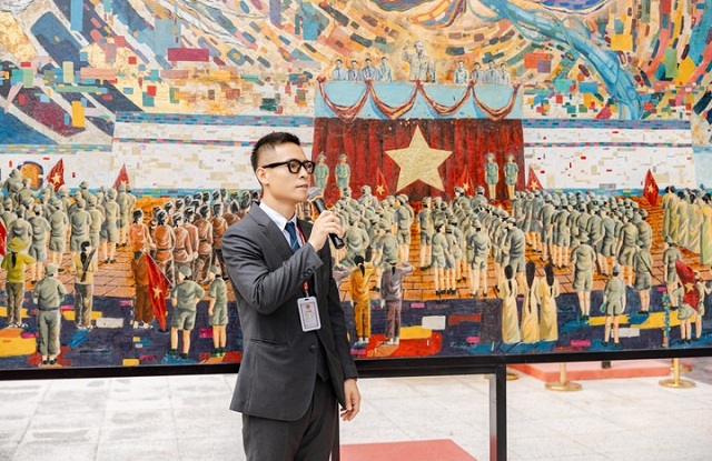 Họa sĩ 9X lập kỷ lục Guinness thế giới, được đặc cách vào Hội Mỹ thuật