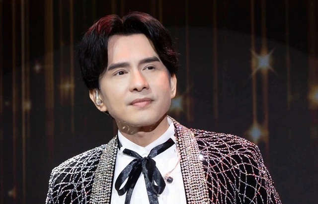 dan-truong-lan-dau-tiet-lo-ve-can-benh-mac-phai-suot-nhieu-nam-qua