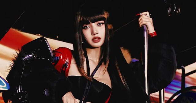 thoi-trang-noi-loan-cua-lisa-trong-mv-sawadika