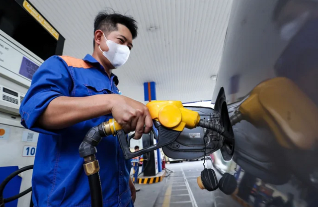 Giá xăng dầu điều chỉnh hai lần từ 26/6-3/7