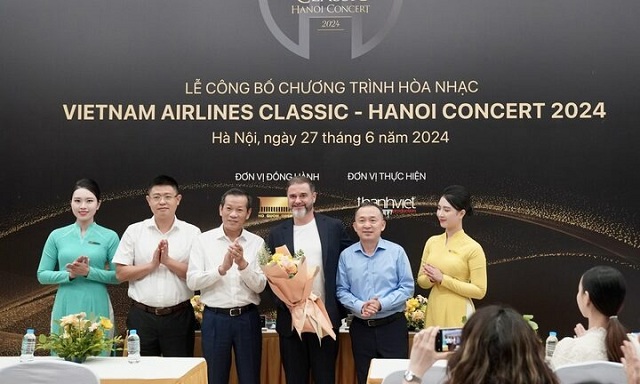 nhac-truong-cesar-alvarez-vietnam-airlines-classic-giup-nang-tam-viet-nam