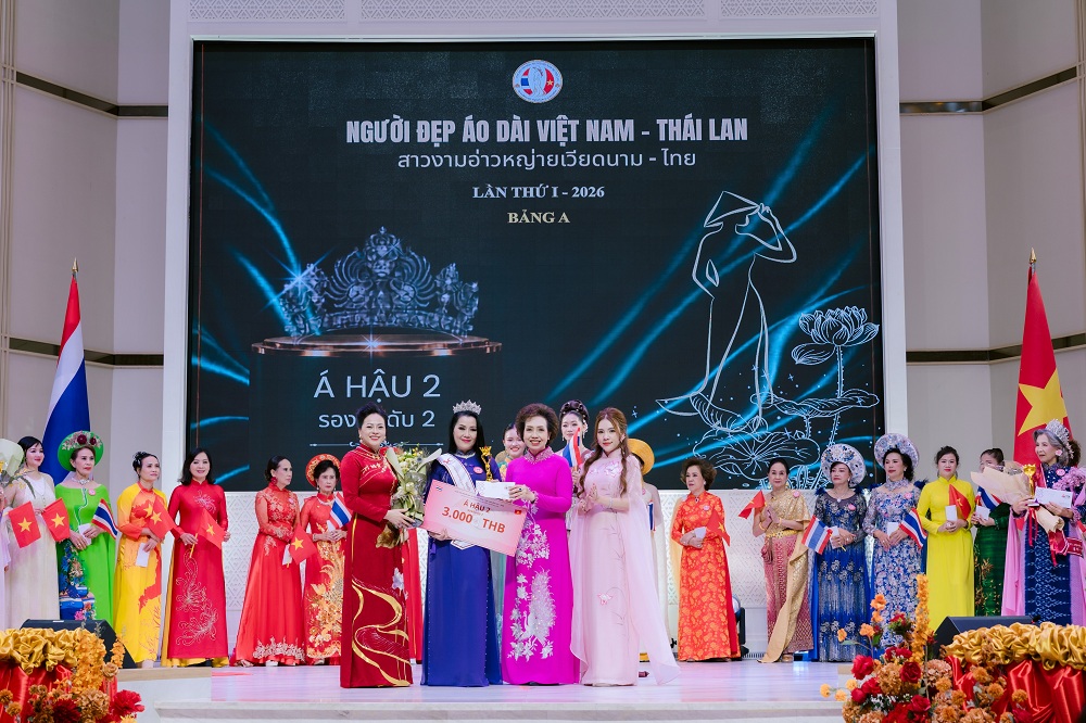 Á hậu 2 Bảng A - Bà Jeeranun Sirithadakul