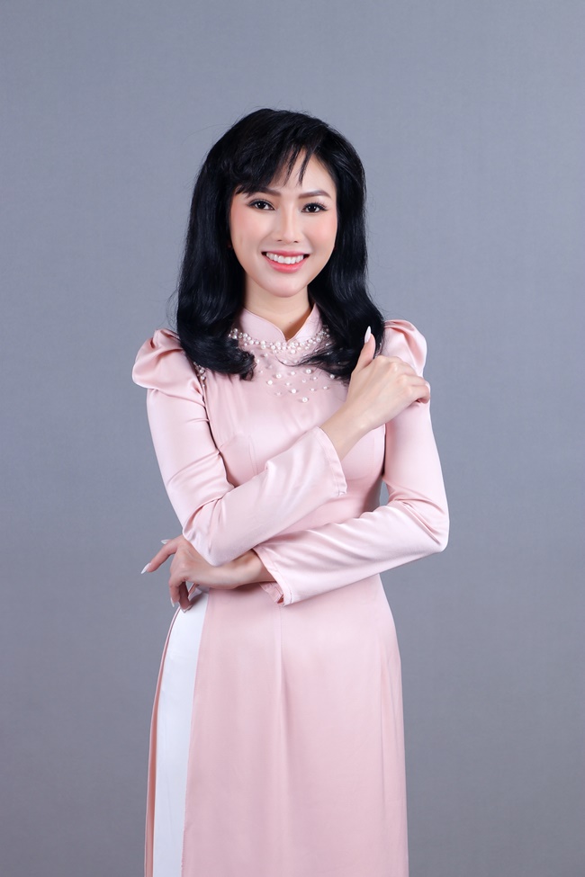 danh-ca-thai-chau-tai-nang-cua-dao-dien-huynh-phuc-thanh-nhan-khong-can-ban-cai-showbiz0