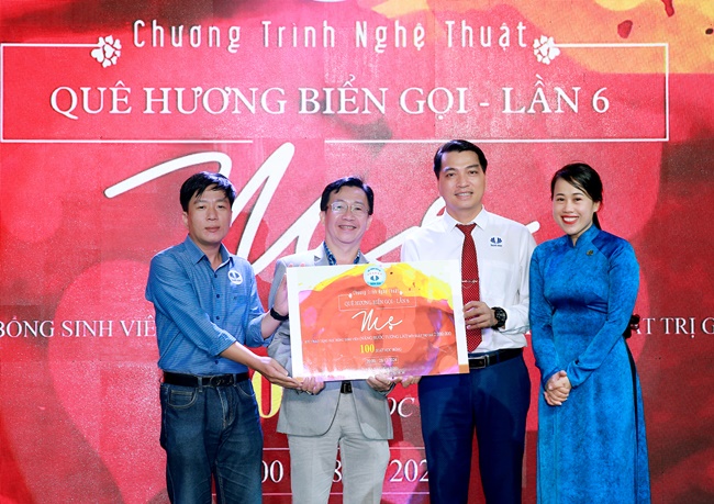 que-huong-bien-goi-lan-6-SHOWBIZ2