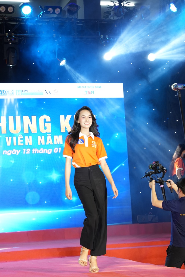 hoa-khoi-nguyen-thi-truc-vi-va-nam-vuong-nguyen-quoc-huy-gianh-vuong-mien-miss-and-mister-ou-2025-SHOWBIZ25