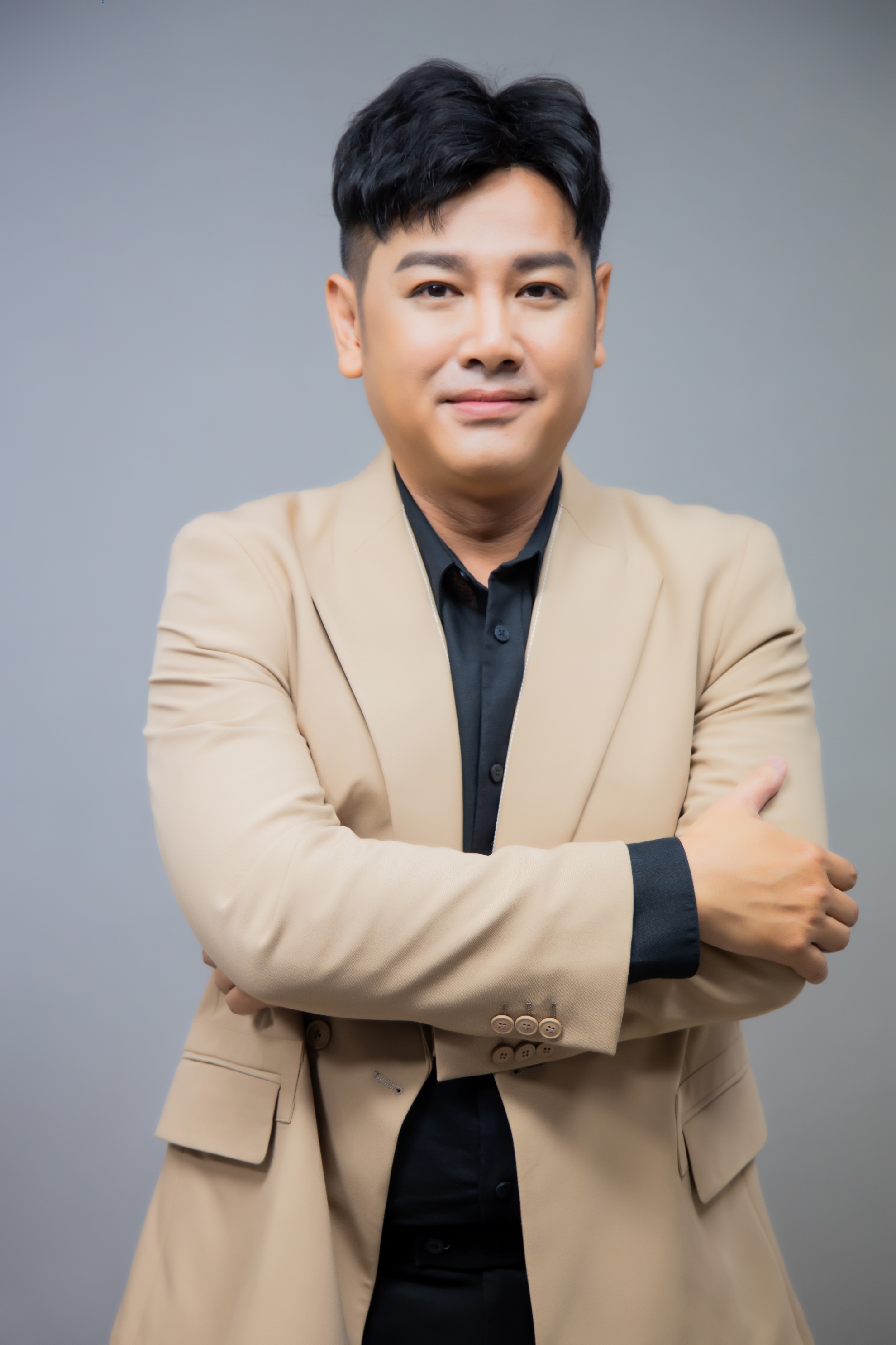 ca-si-nhat-kim-anh-tro-lai-ghe-nong-bien-hoa-bat-ngo-mua-hai-mong-cho-nhung-man-hoa-than-xuat-than-SHOWBIZ2
