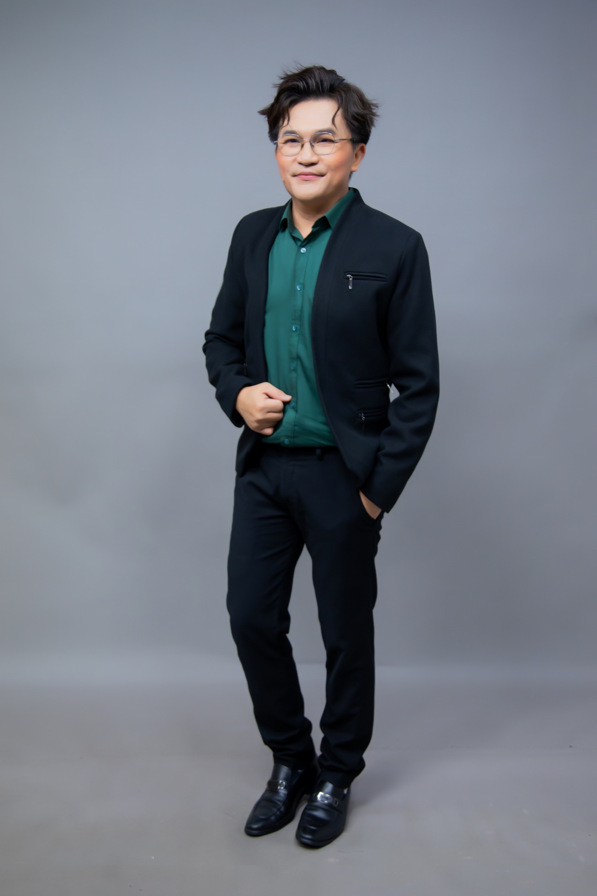 ca-si-nhat-kim-anh-tro-lai-ghe-nong-bien-hoa-bat-ngo-mua-hai-mong-cho-nhung-man-hoa-than-xuat-than-SHOWBIZ5