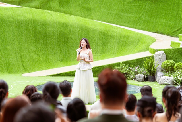 Vietnam-Iconic-Runway-Season-8