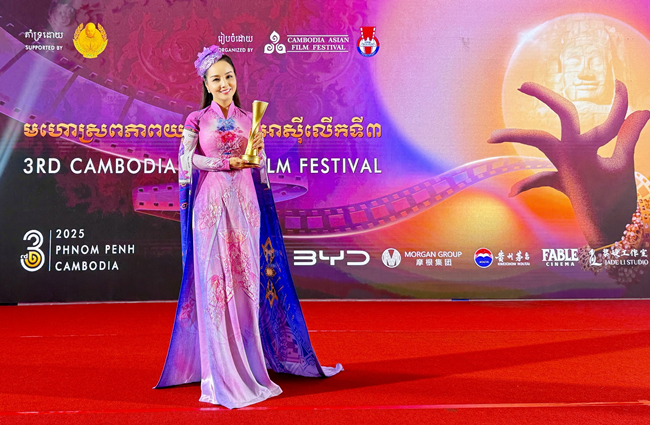 “Đoá hoa mong manh” giành giải Âm nhạc xuất sắc nhất tại Cambodia Asian Film Festival – Giải thưởng quốc tế thứ 19